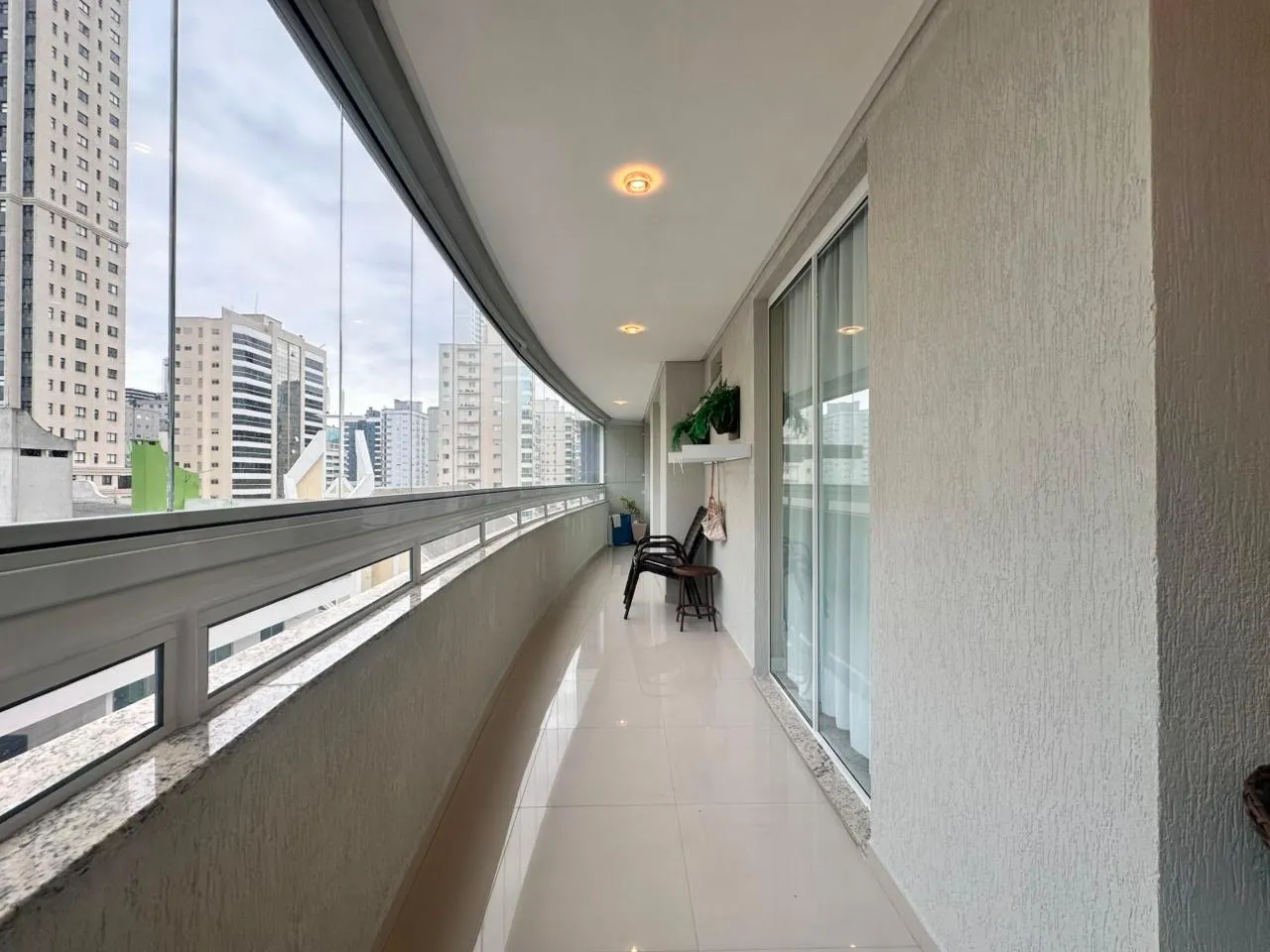 Imagem Apartamento com vista para o mar à venda com 116m2 por R$ 1.980.000,00