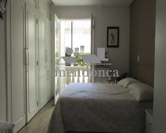 Imagem Ótimo apartamento, arejado e iluminado, living ampliado para 03 ambientes, piso de porcelanato, lav...
