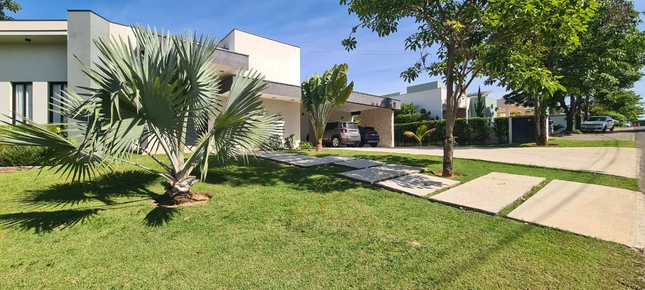 Imagem Imperdível! Casa à venda em Salto-SP, Condomínio Terras de Mont Serrat. 4 quartos, 2 suíte, 2 salas, 6 banheiros, 6 vagas de garagem, 335m².