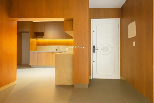 Imagem Apartamento à venda no bairro Itaim Bibi com 2 suítes, 1 vaga, 80m².