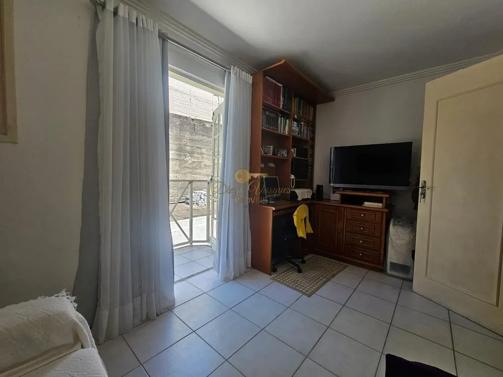 Imagem Casa em Condomínio para Venda em Teresópolis / RJ no bairro Panorama