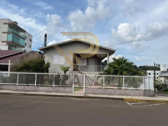 Foto do imóvel Casa para Venda em Concórdia, Guilherme Reich, 3 dormitórios, 1 suíte, 2 banheiros, 5 vagas em Rua São Martino