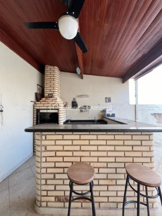 Imagem Excelente sobrado com 3 dormitórios, sendo 1 suíte localizada no piso superior, além de um corred...