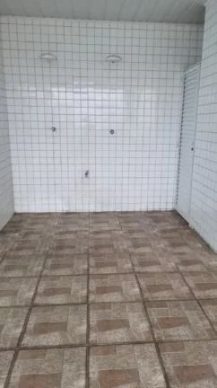Imagem Este apartamento com 2 Dormitorios, oferece uma área de lazer completa, com piscina para adultos e crianças, garantindo diversão para toda a família, á venda na Imobiliaria Consulte Imoveis.