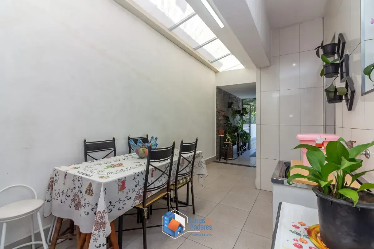 Imagem Casa para venda em Chácara Inglesa com 3 quartos, sendo 1 suíte, 187m²
