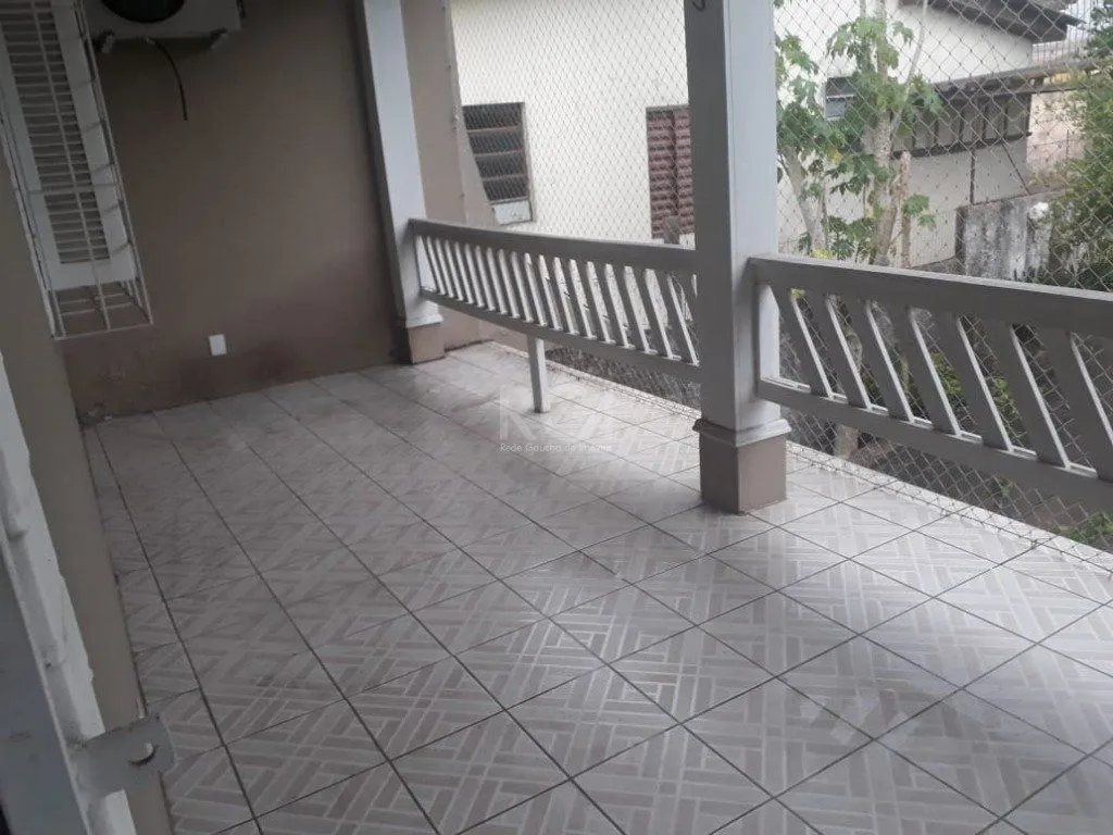 Imagem Casa para Venda - 120m², 2 dormitórios, 4 vagas - Cavalhada