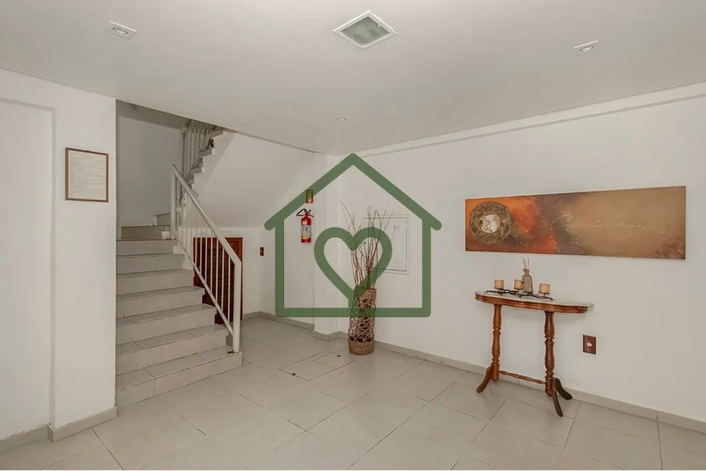 Imagem **Cobertura à Venda em Passo D'Areia, Porto Alegre 3 Quartos 245m²** Descubra a cobertura dos seus...