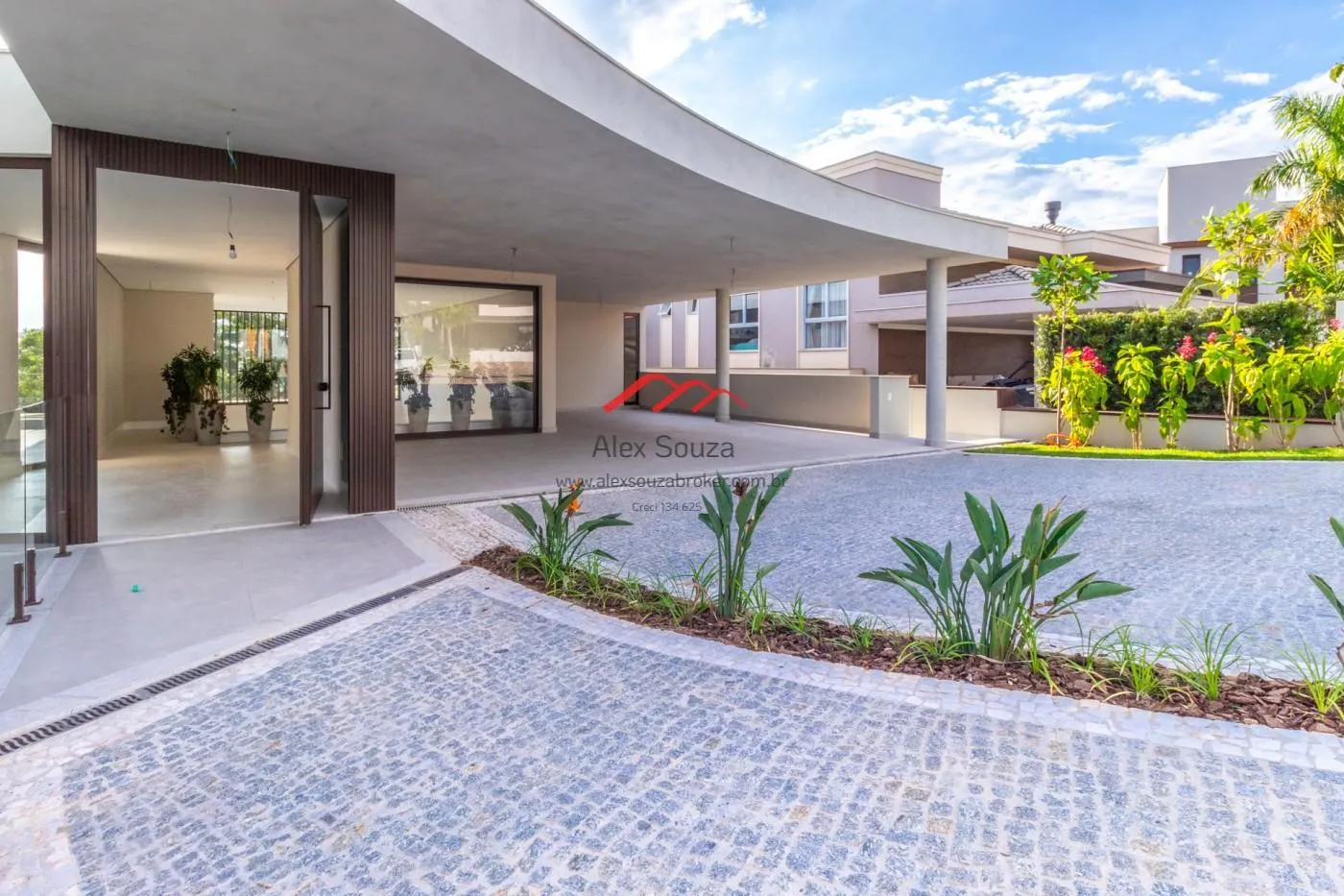 Imagem Sobrado em Condomínio para Venda em Campinas, Residencial Jatibela, 4 dormitórios, 4 suítes, 6 banheiros, 6 vagas