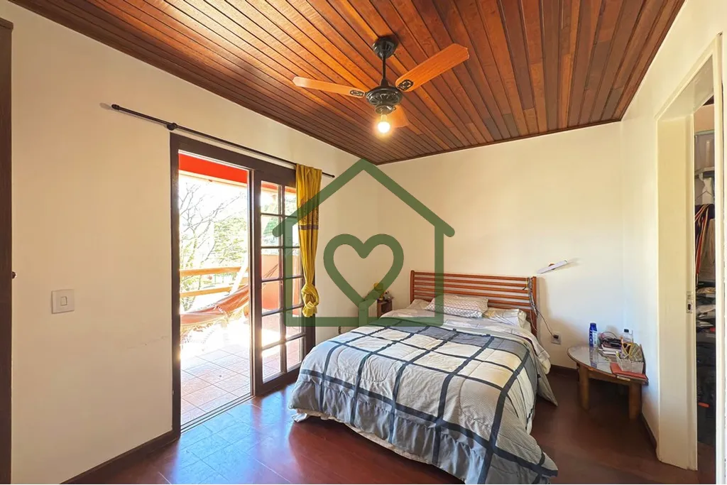 Imagem Casa de esquina com 3 dormitórios e 155m2 privativos no Jardim Vila Nova (bairro Vila Nova), terren...