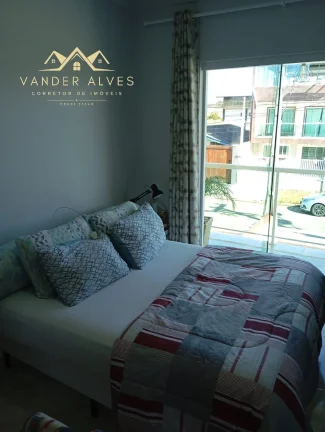 Imagem Imperdível oportunidade de adquirir sua casa dos sonhos em Pontal do Paraná-PR, Balneário Praia de Shangrilá! 3 quartos, 1 suíte, 2 salas, 2 vagas de garagem, 300,00 m² de área.