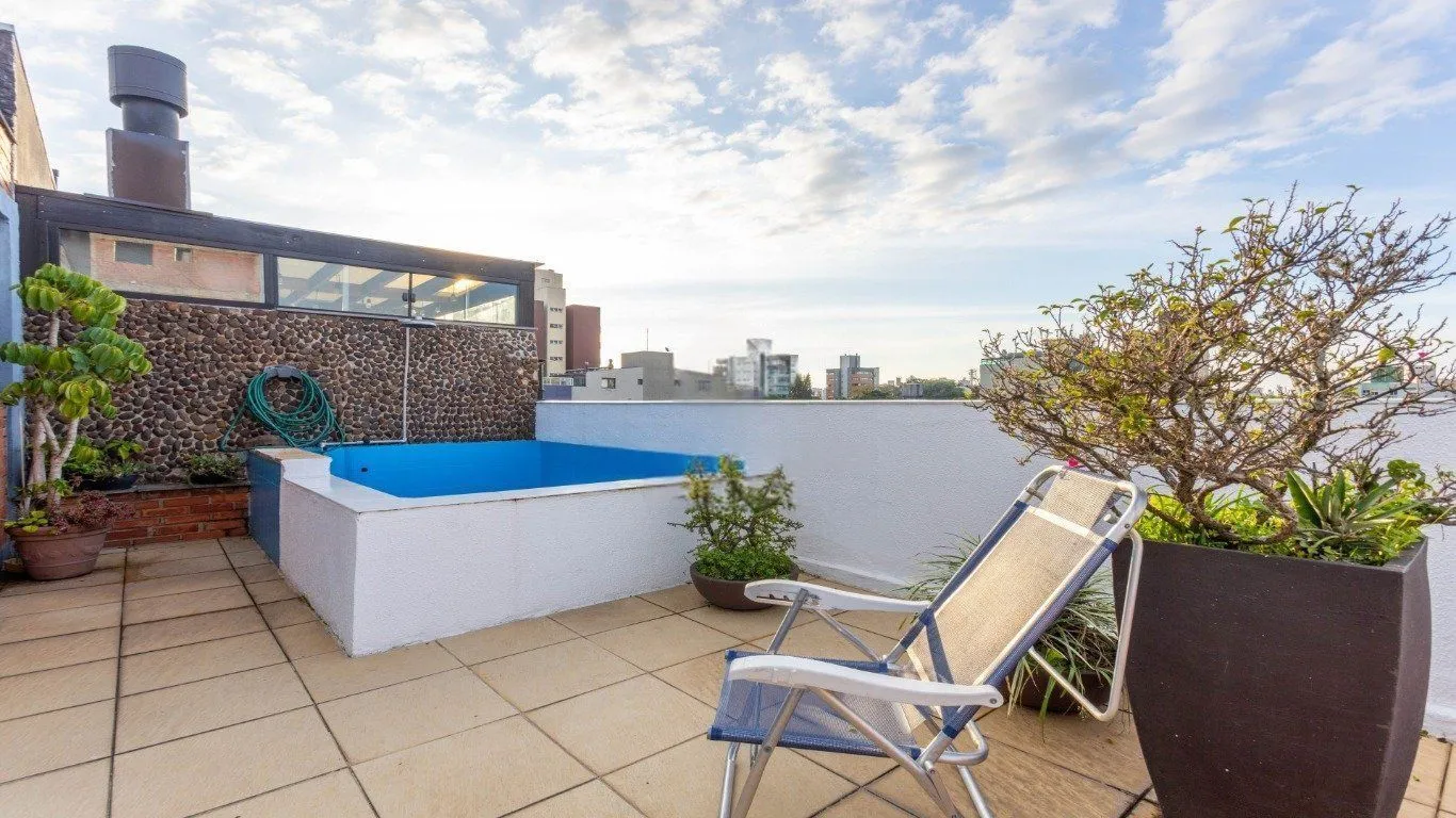 Imagem Cobertura com Piscina e Churrasqueira no Petrópolis - 205m² Privativos