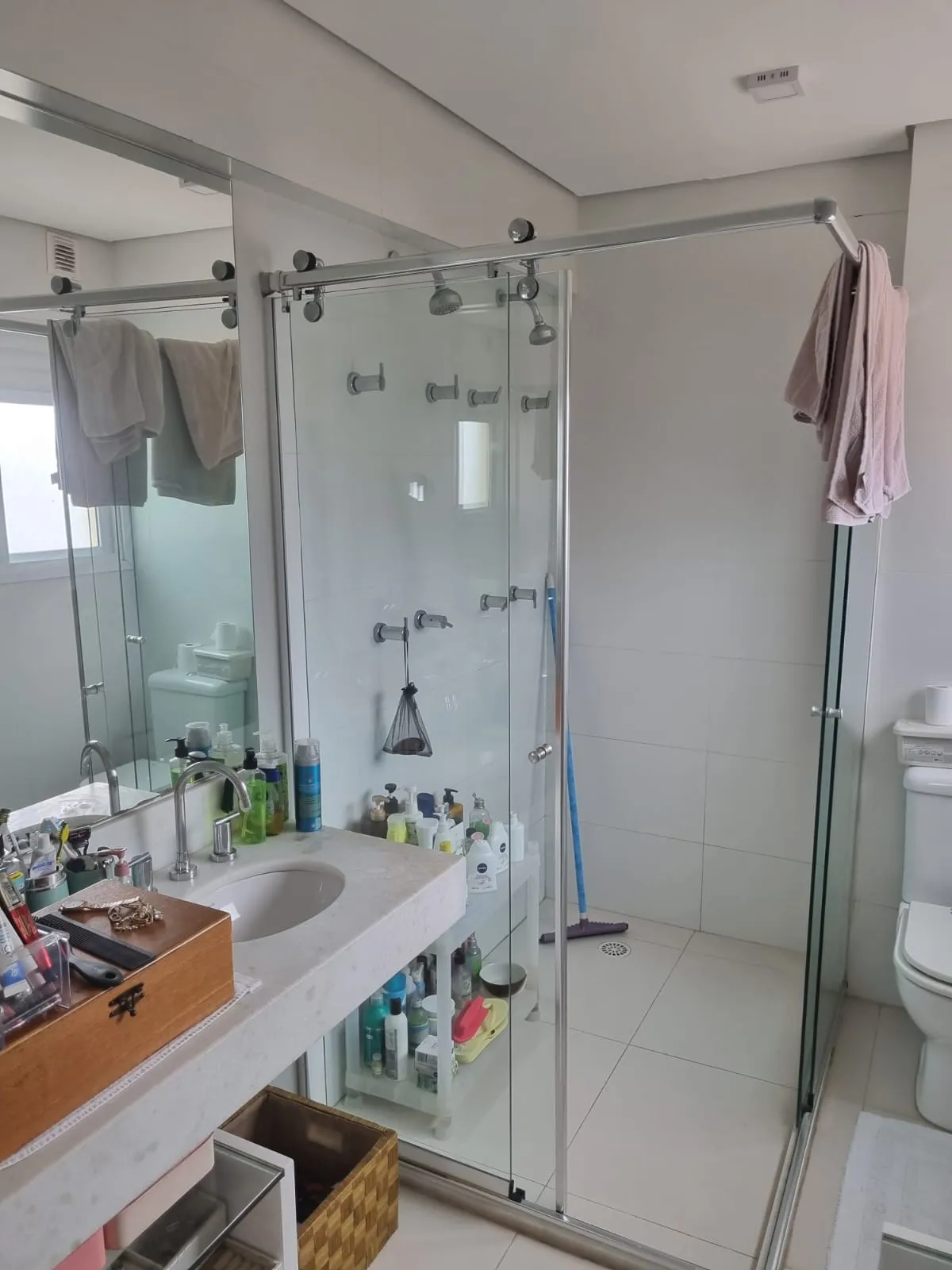 Imagem VENDO APARTAMENTO CONJUGADO NO CONDOMINIO VILA REAL SABARÁ!