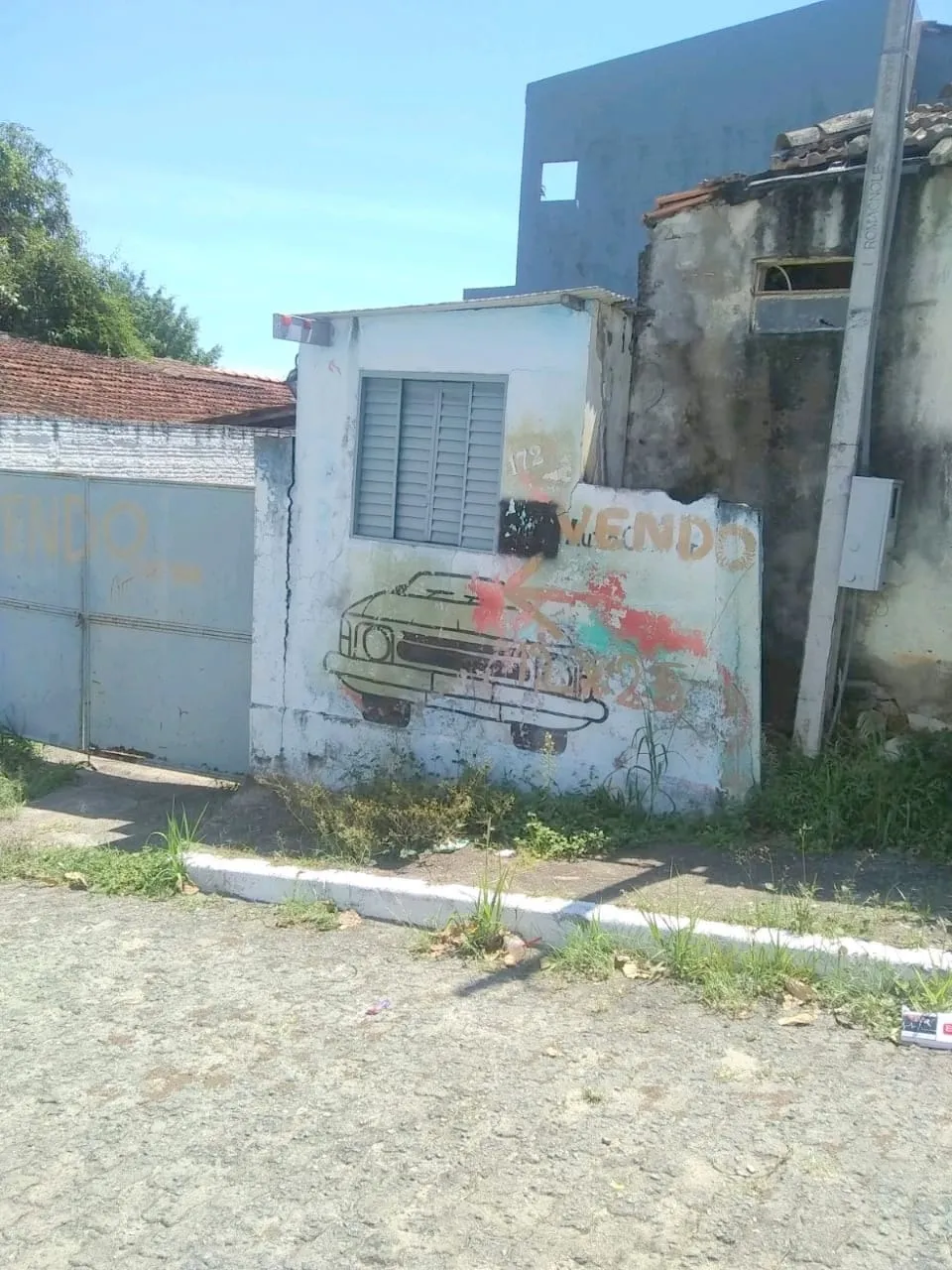 Imagem Terreno de esquina com 300m2 contendo casas antigas, à venda, centro, Cachoeira Paulista, SP