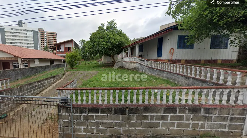 Imagem Terreno à venda com , 726,6m² em Barreiros São José