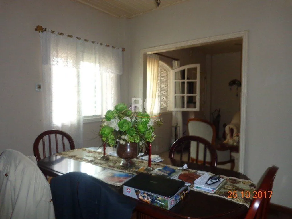 Imagem Casa para Venda - 380m², 2 dormitórios, sendo 1 suites, 1 vaga - Nonoai