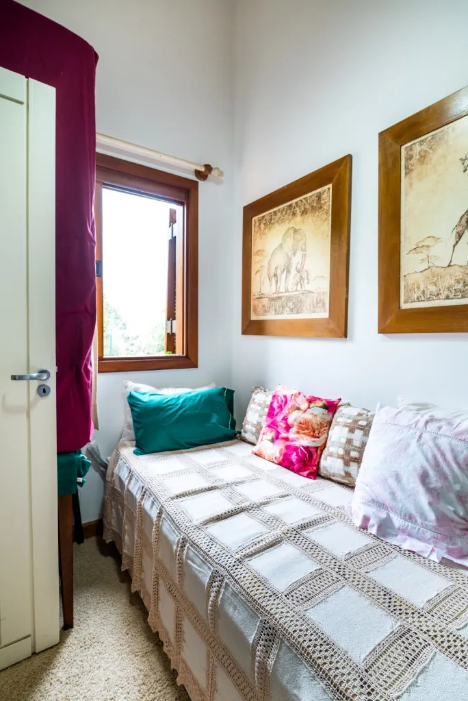 Imagem Luxuosa casa em condomínio à venda em Campos do Jordão-SP, Jardim Andirá: 4 quartos, 2 suítes, 4 banheiros, 3 vagas, 400m²!