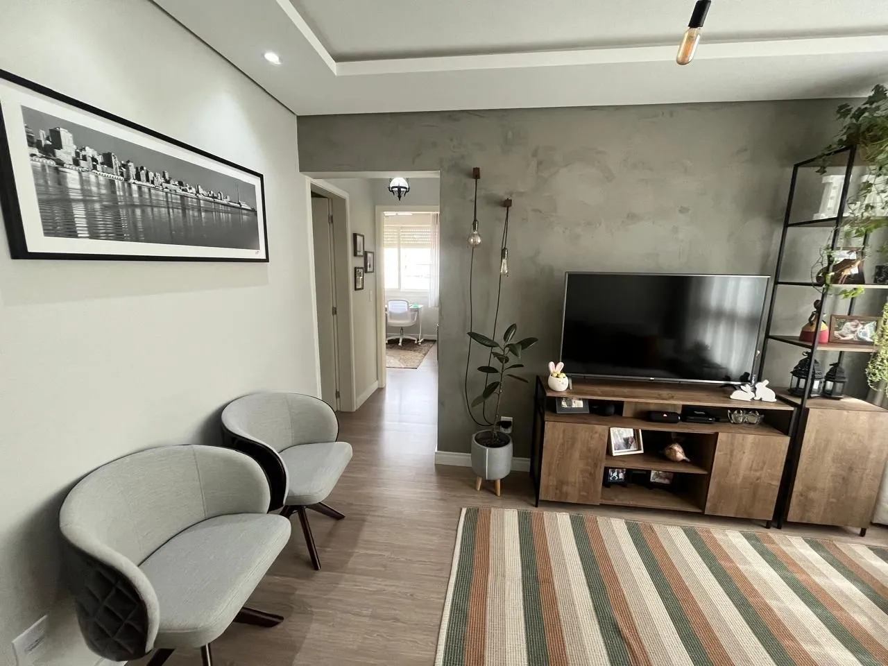Imagem Apartamento 2 dorm. + Dependência no Menino Deus