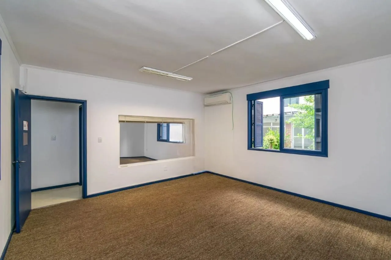 Imagem Predio Comercial com 1000m², 5 vagas, no bairro Higienópolis em Porto Alegre para Alugar