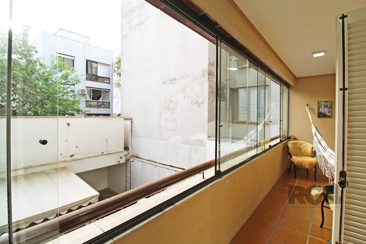 Imagem Apartamento de dois dormitórios e dois banheiros no bairro Bom Fim / Rio Branco em Porto Alegre!