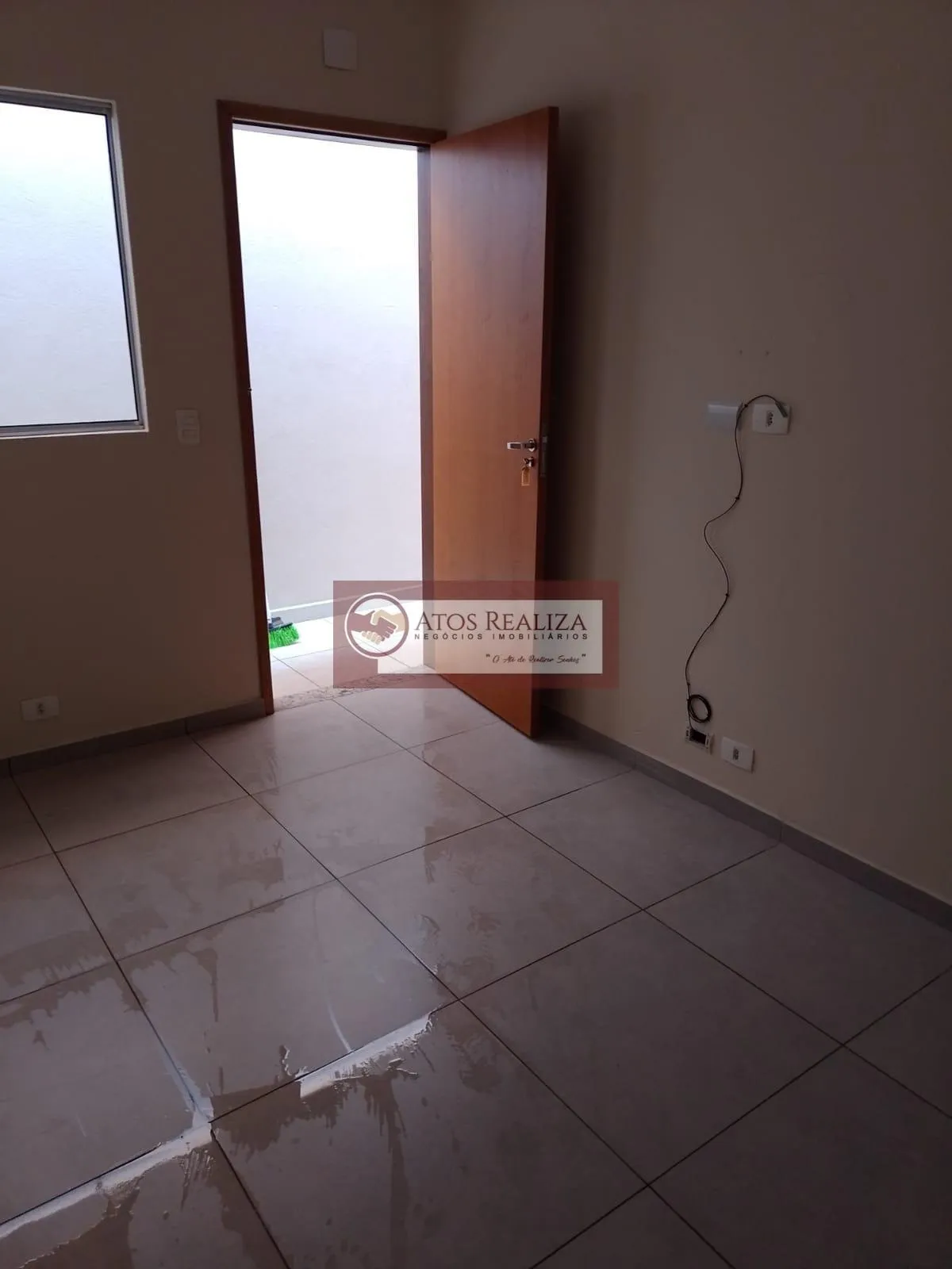 Imagem Oportunidade de locação no Guarapiranga. Alugo imóvel compacto de 1 dormitório, sala, cozinha, banheiro e Área de serviço, R$ 1.000