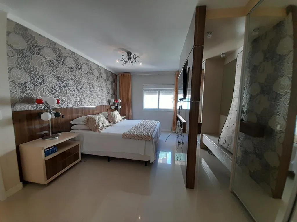 Imagem Apartamento 4 Dormitórios - Bairro Zona Nova