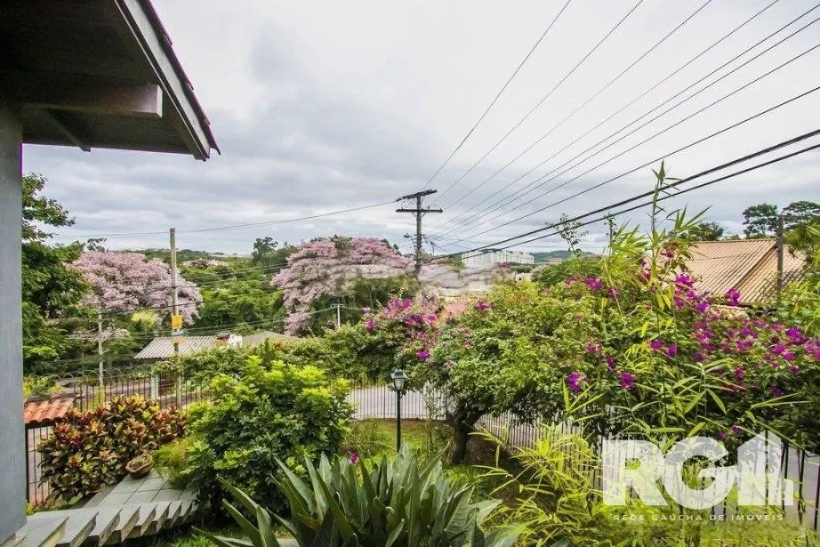 Imagem Linda Casa com cinco dormitórios na Vila Nova