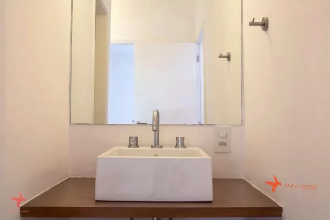Imagem Cobertura de luxo com 3 quartos e 3 vagas na Vila Madalena, SP: sua oportunidade exclusiva!