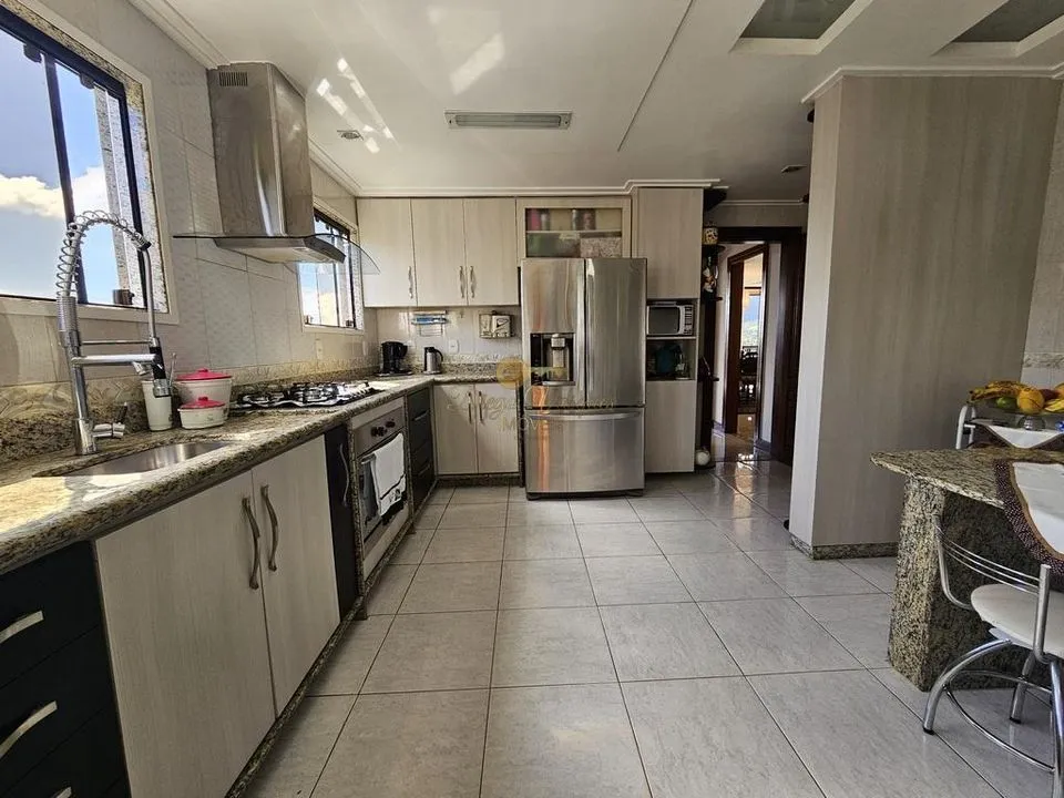 Imagem Casa em Condomínio para Venda em Teresópolis / RJ no bairro Várzea