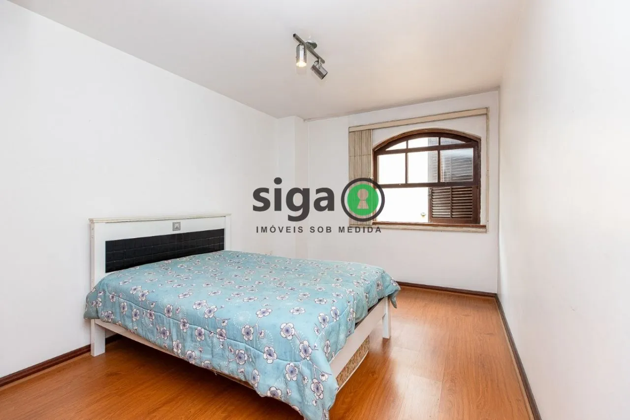 Imagem CASA Á VENDA , COM 327 m2 útil, 5 VAGAS GARAGEM
