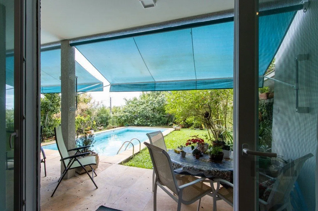 Imagem Sobrado com vista para Rio, 3 quartos, 2 suites, pátio, piscina, vaga para 4 carros - Bairro Vila Assunção