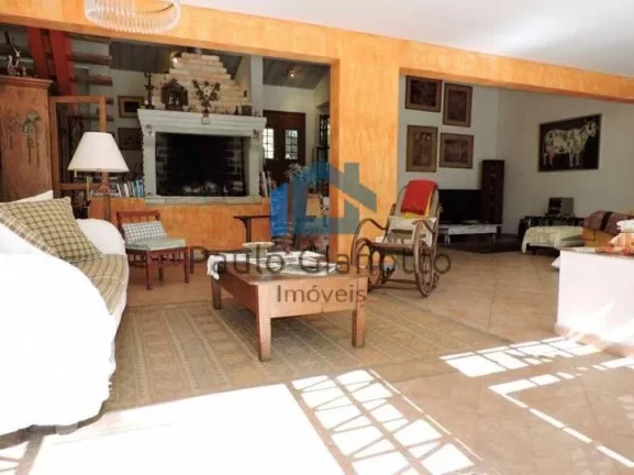 Imagem Casa à venda - Estilo, charme e privacidade em 2 Lotes!