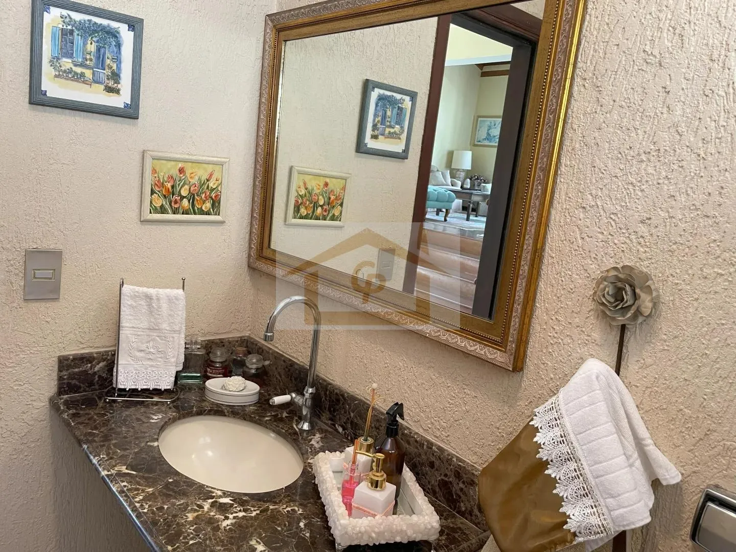 Imagem Magnífica casa bem ao estilo Granjeiros! São 3 suítes 6 Garagens