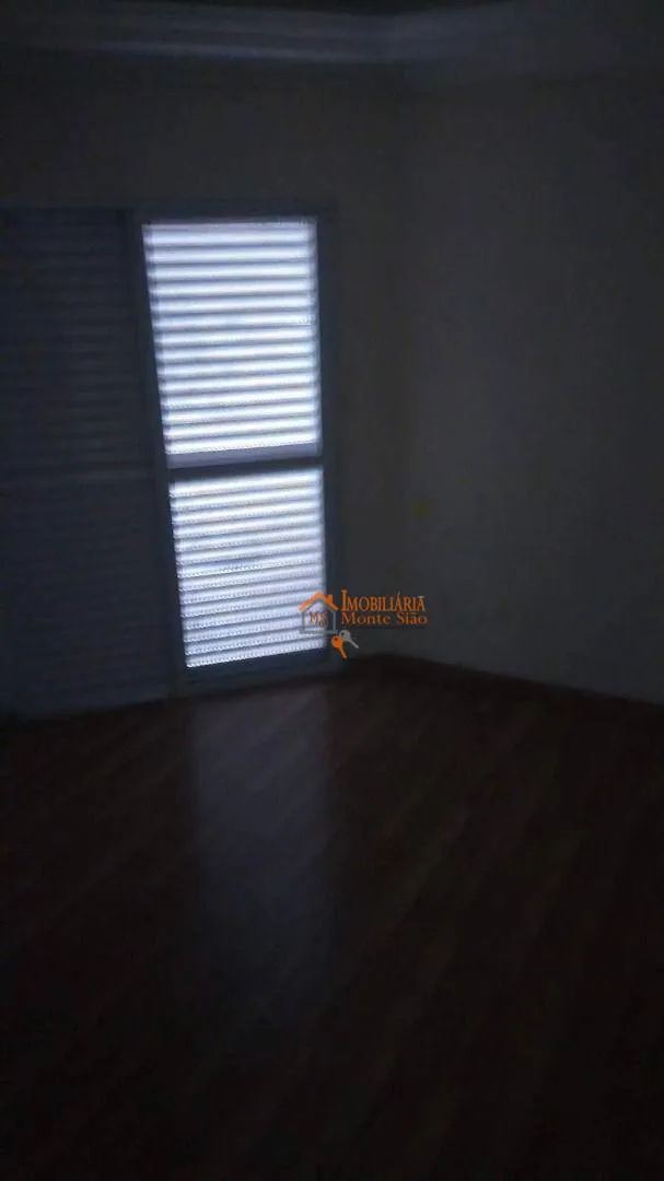 Imagem Sobrado com 3 dormitórios à venda, 150 m² por R$ 650.000,00 - Parque Flamengo - Guarulhos/SP