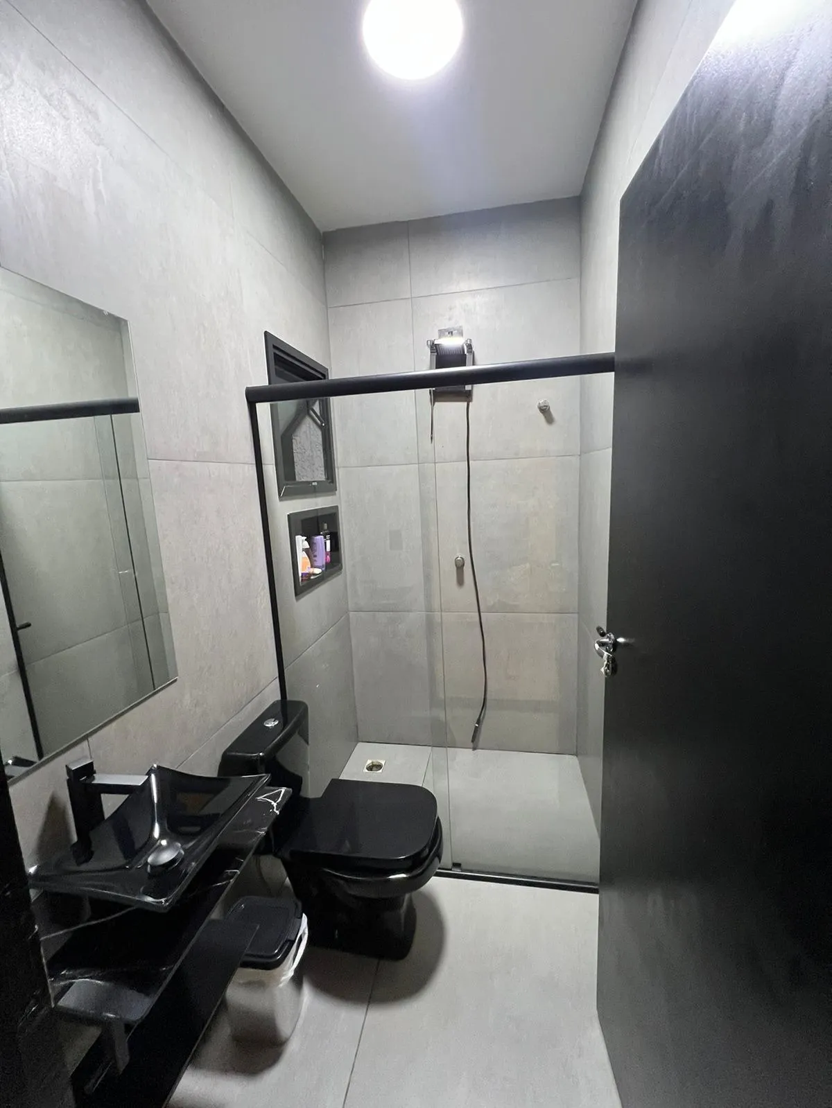 Imagem Luxuosa Casa de 700m² em Santa Isabel - Beira da Água com 6 Suítes