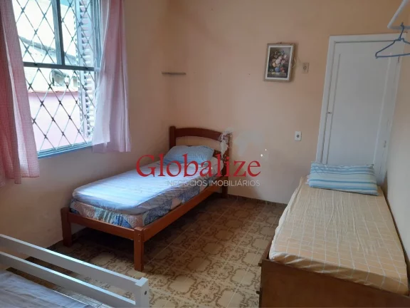 Imagem Casa térrea bem grande em Santos na Ponta da Praia com 3 dormitórios e edícula nos fundos à venda por R$ 980.000,00