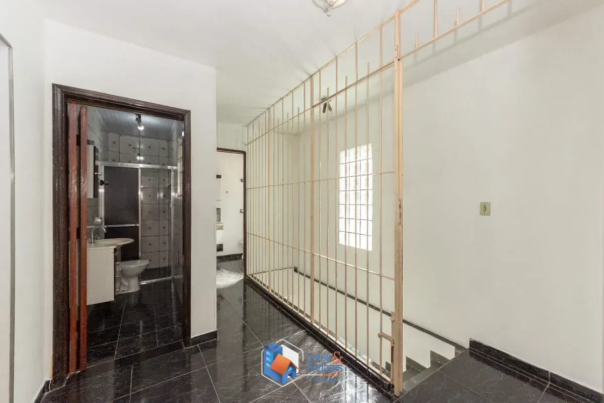 Imagem Casa para venda em Parque Santo Antônio com 5 quartos, 210m²