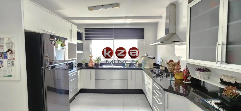 Imagem Casa de Luxo em Condomínio: 4 Quartos, 4 Suítes, 3 Salas, 5 Banheiros, 2 Vagas de Garagem, 300m² em Valinhos-SP, Jardim Recanto.
