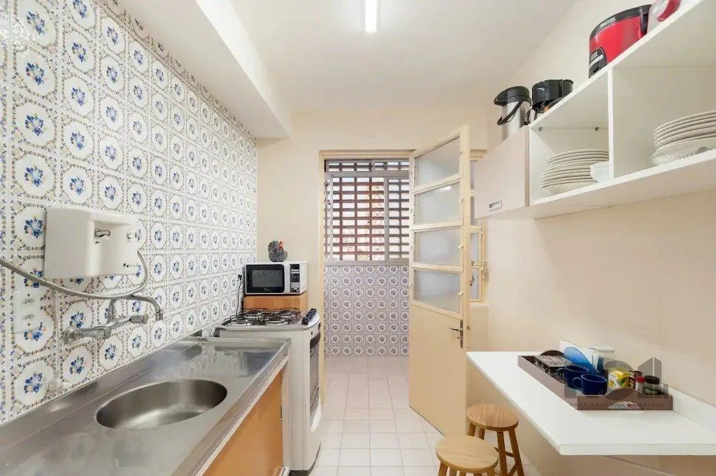 Imagem Apartamento de 2 dormitórios no bairro Menino Deus