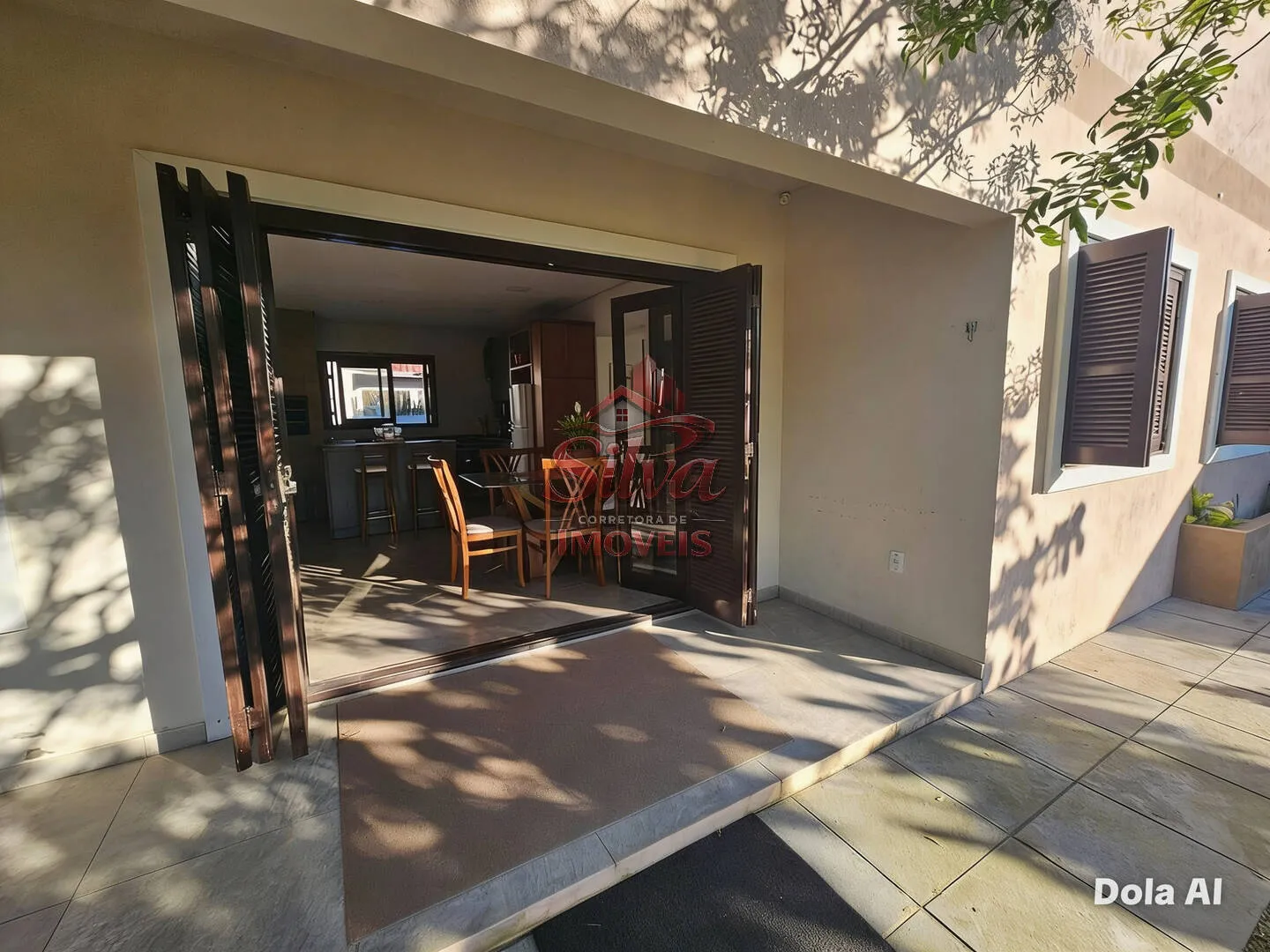 Imagem C100 | Casa 4 dormitórios à venda a 400m do mar em Imbé