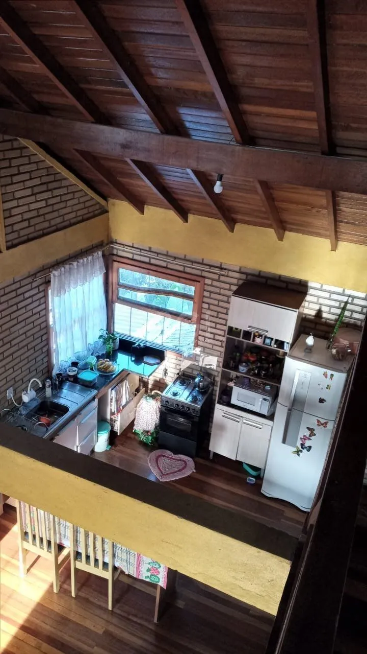 Imagem Casa com 3 dormitórios no bairro Olaria em Canoas