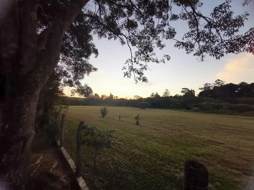 SÍTIO - JARDIM DAS LARANJEIRAS em Avenida Fioravante Piovani