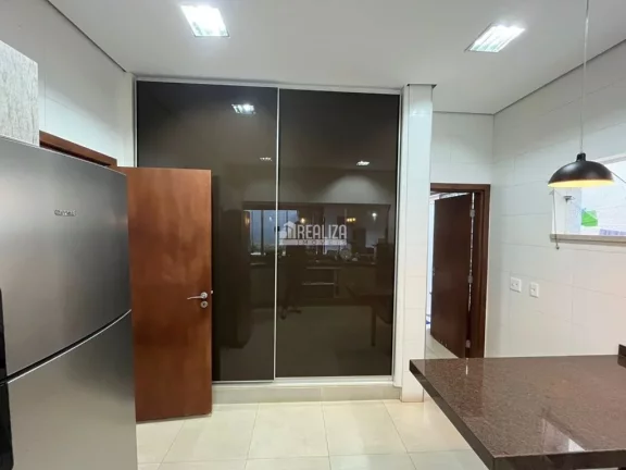 Imagem Casa com 3 suítes à Venda no Jardim do Lago, Uberaba