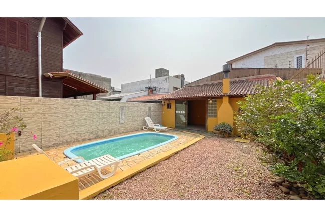 Imagem Casa para venda no bairro Vila Nova em Porto Alegre