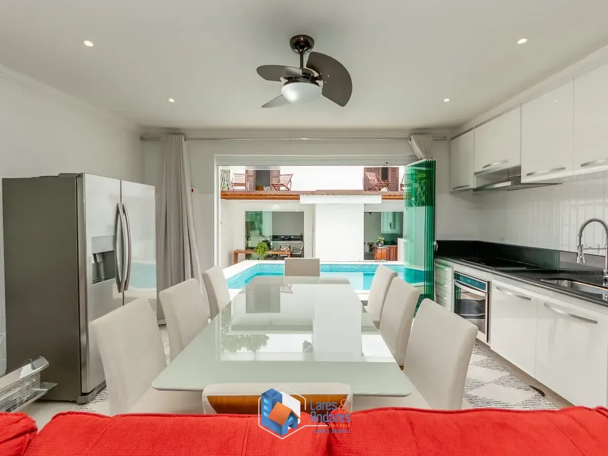 Imagem Sobrado para venda em Jardim Sertãozinho com 3 quartos, sendo 1 suíte, 247m²