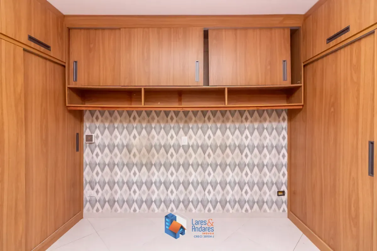 Imagem Casa para venda em Parque São Domingos com 3 quartos, sendo 1 suíte, 220m²