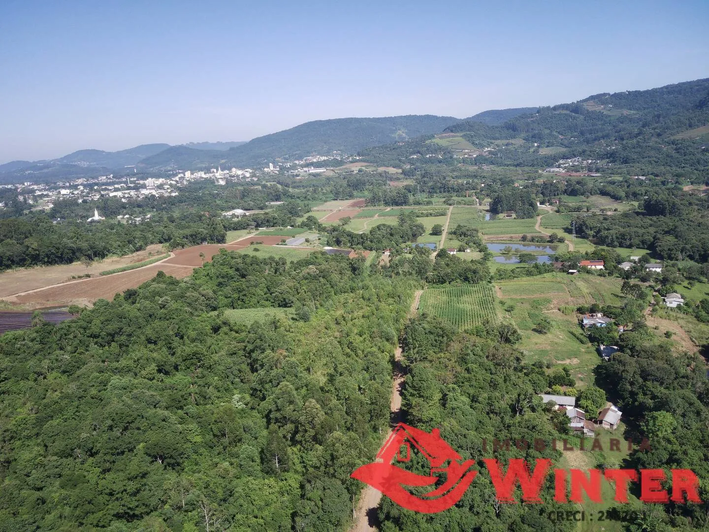 Imagem Chácara com 3 hectares, casa e açude.