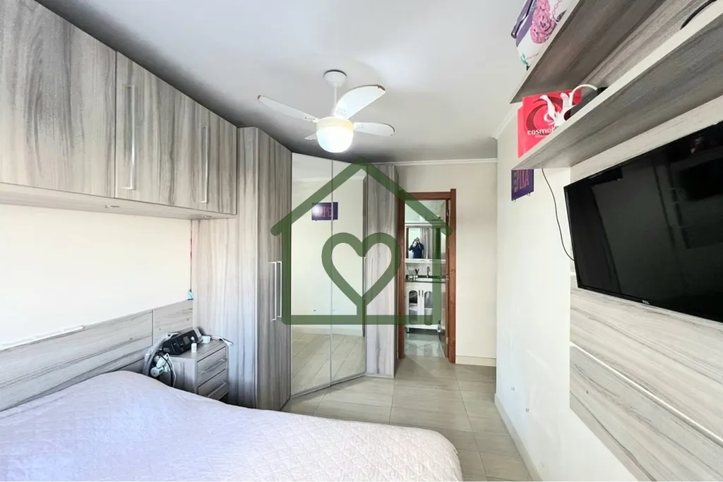 Imagem Descubra o apartamento dos seus sonhos em Porto Alegre, no charmoso bairro Jardim Carvalho. Localiza...