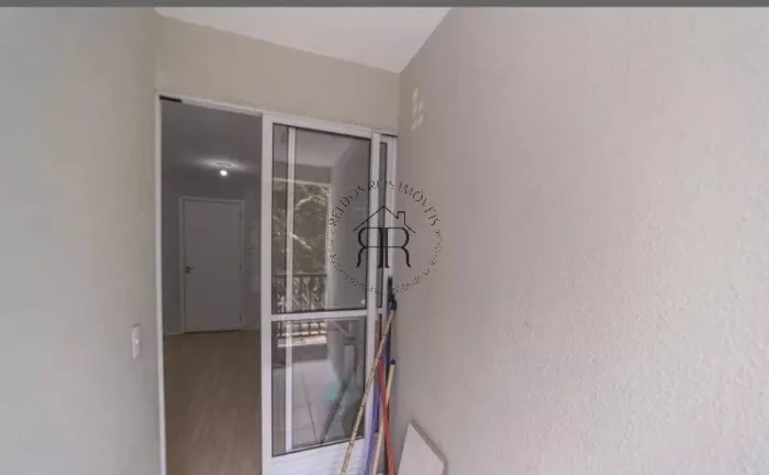 Imagem Este encantador apartamento está localizado na vibrante cidade de São Paulo, oferecendo uma combin...