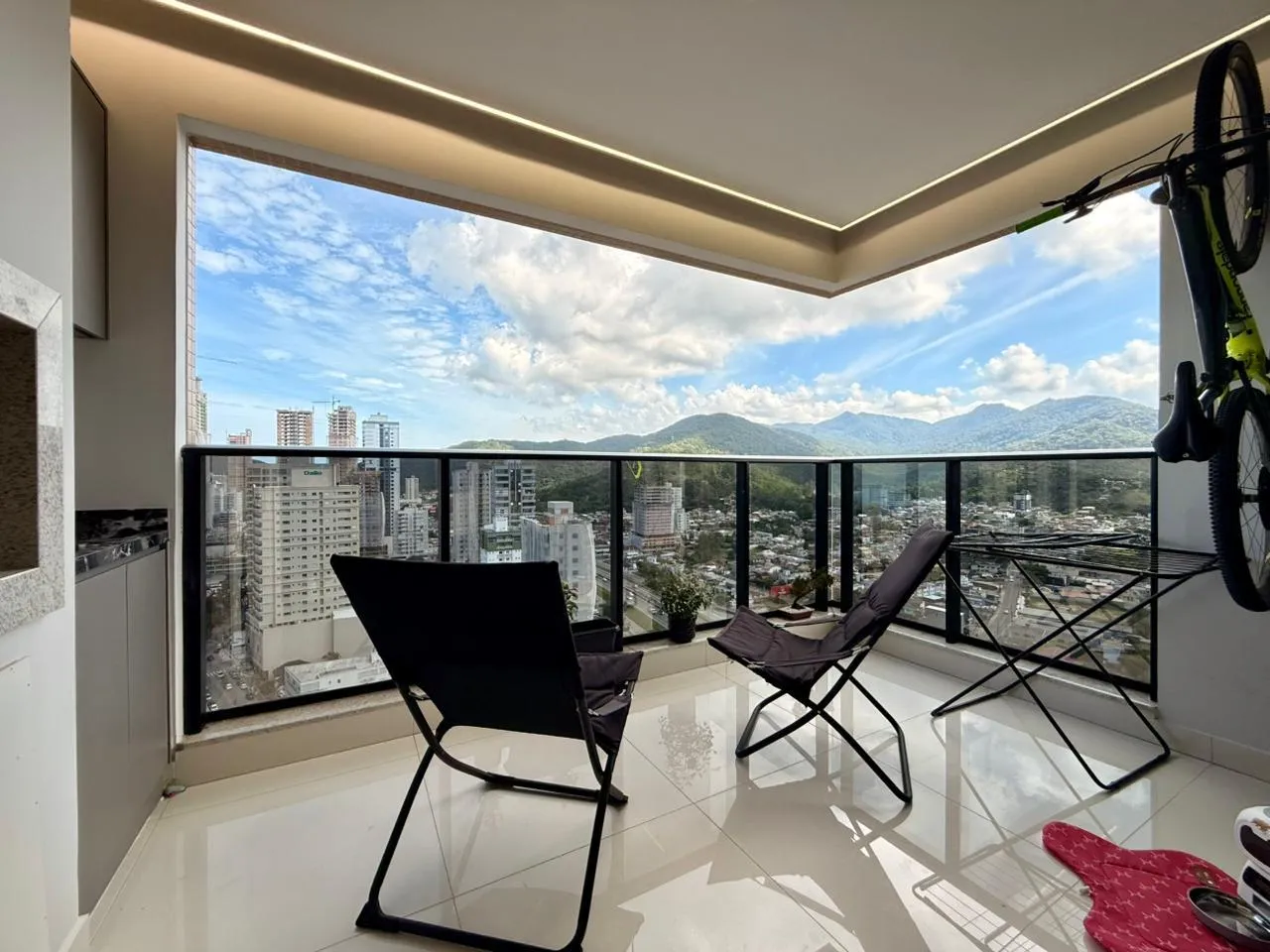 Imagem Apartamento com vista para o mar à venda com 120m2 por R$ 3.000.000,00
