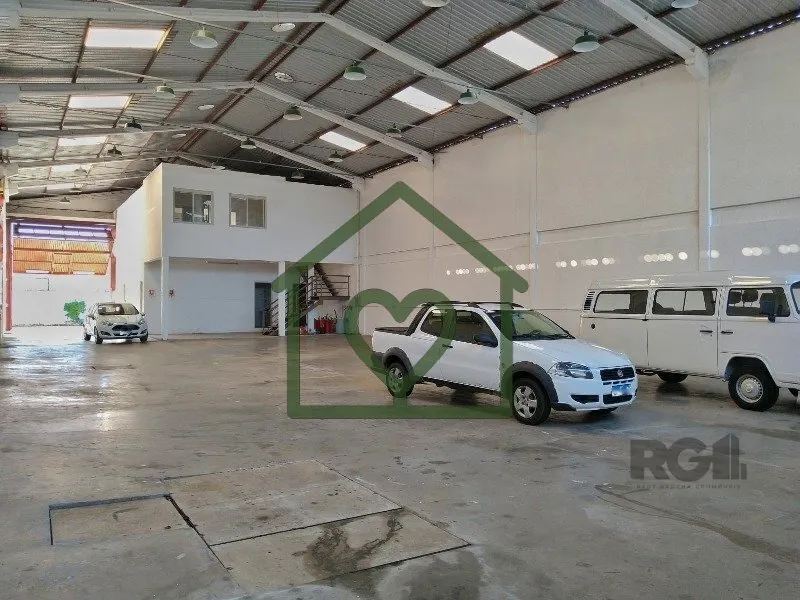 Imagem Depósito comercial localizado no bairro São João, com 615 m², pé direito 6,17 m, possui 01 port...